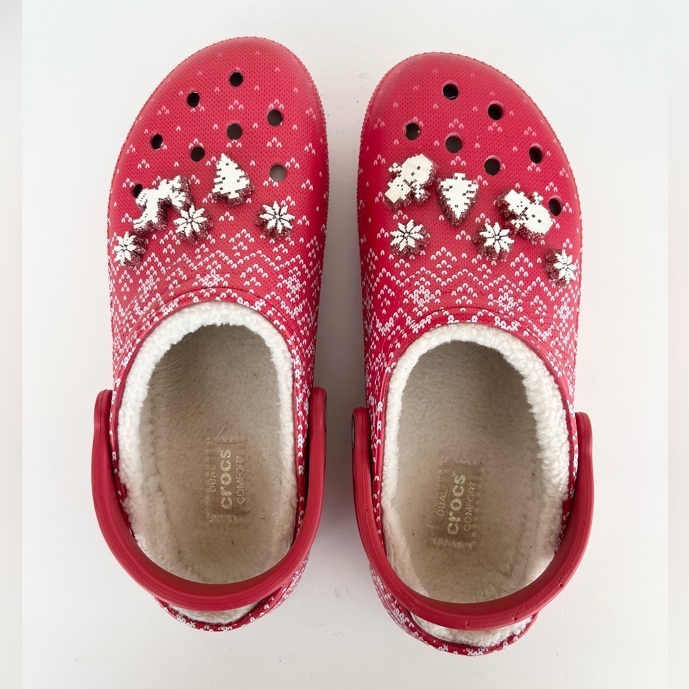 Crocs Classic Lined Red Christmas Holiday Charm Clogs w/ Jibbitz, M9/W11